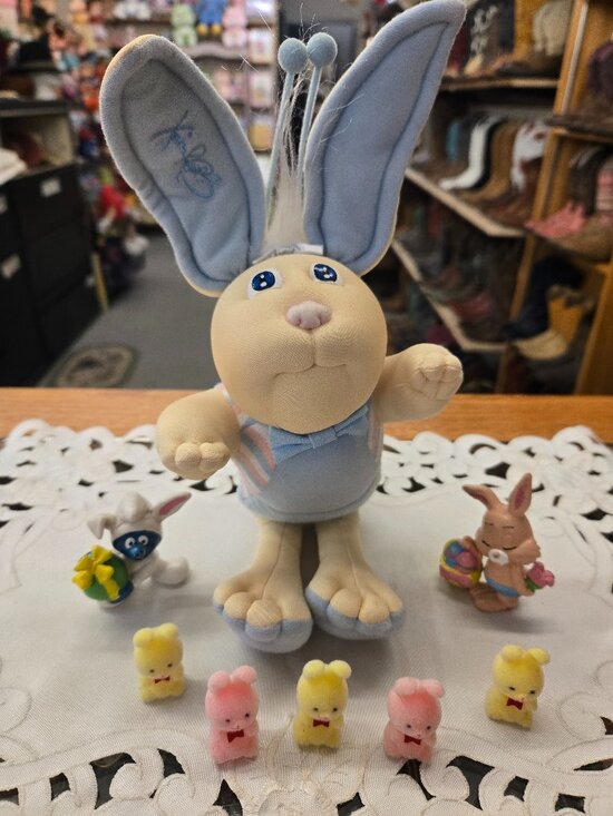 Cabbage Patch Kids Other - 🩵RARE find collector or Easter Sweet 1980's Cabbage Patch Kids Bunny Bee 🩵